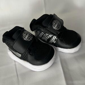 Nike Kids Black and Silver Sneakers